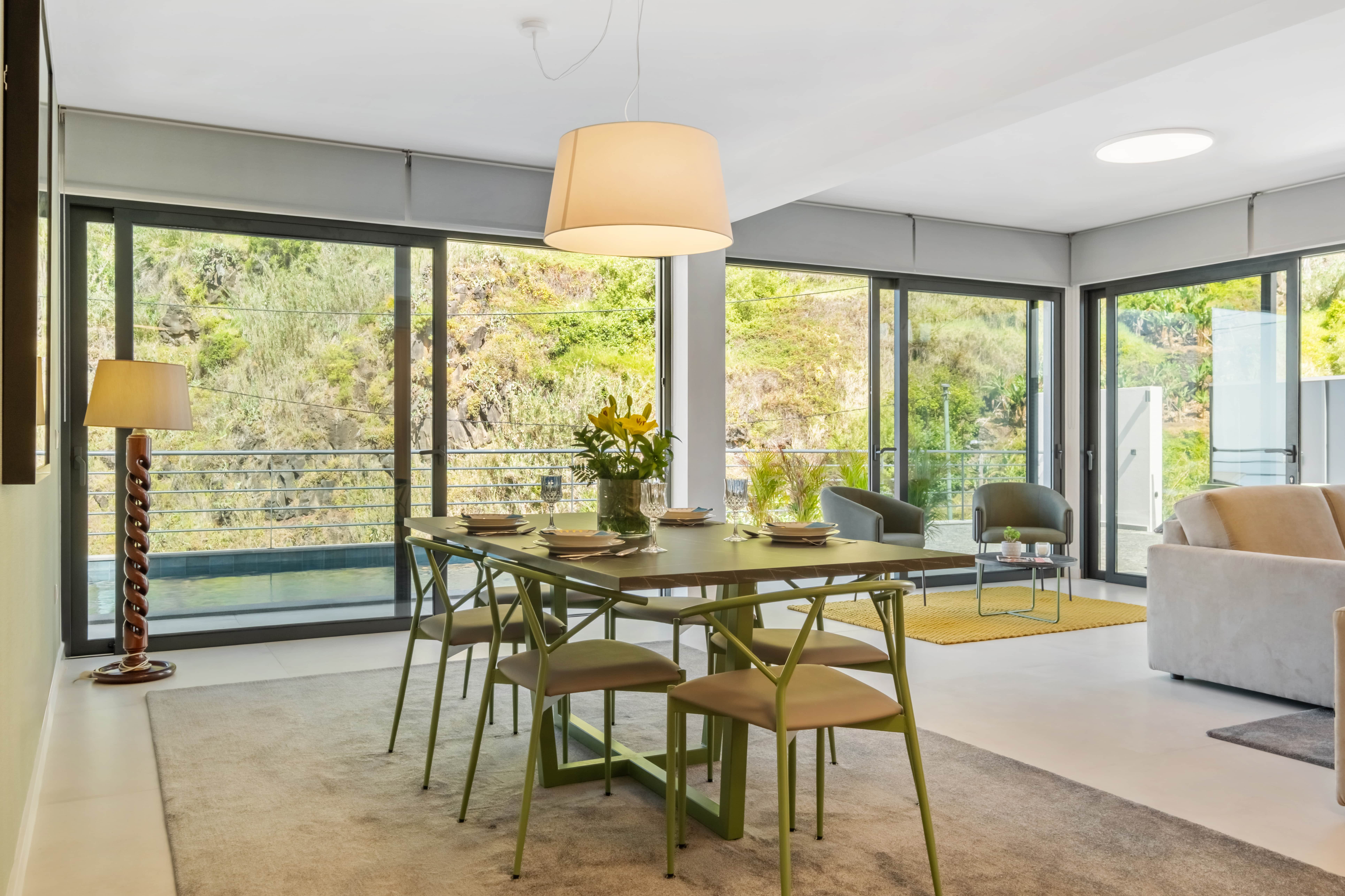 dinning-by-the-pool-bottom-floor