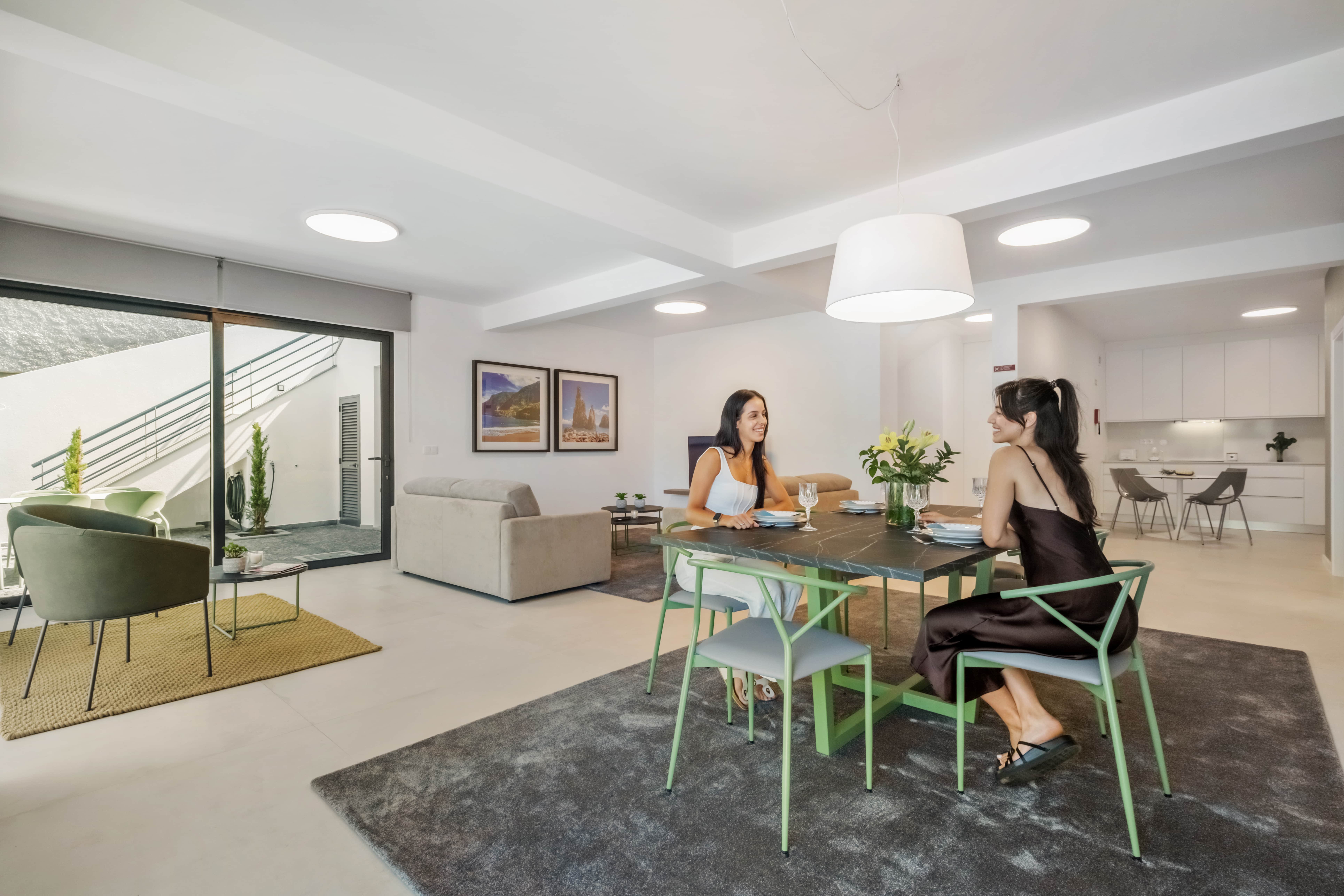 dinning-area-bottom-floor