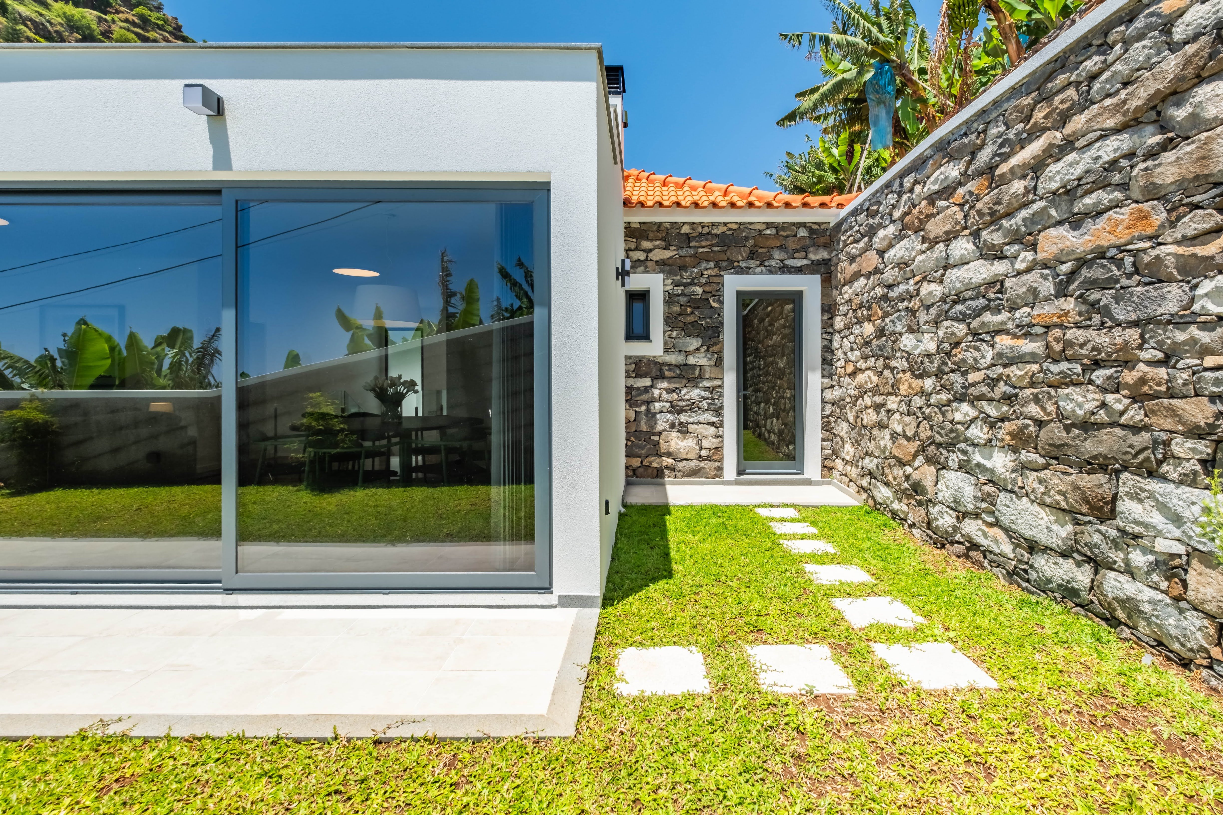 atlantic-pebble-modern-tradicional-retreate